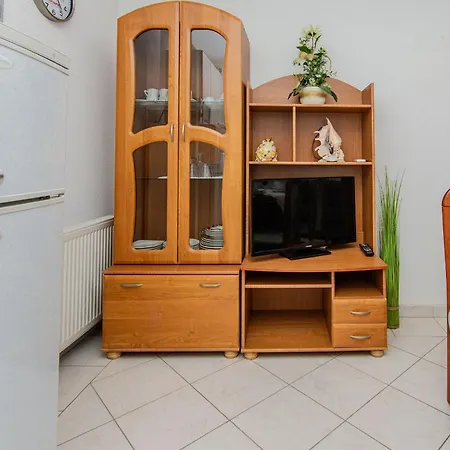 Markovic Apartment Vir