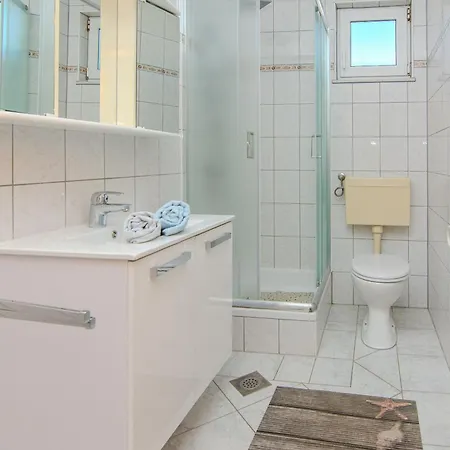 Markovic Apartment Vir